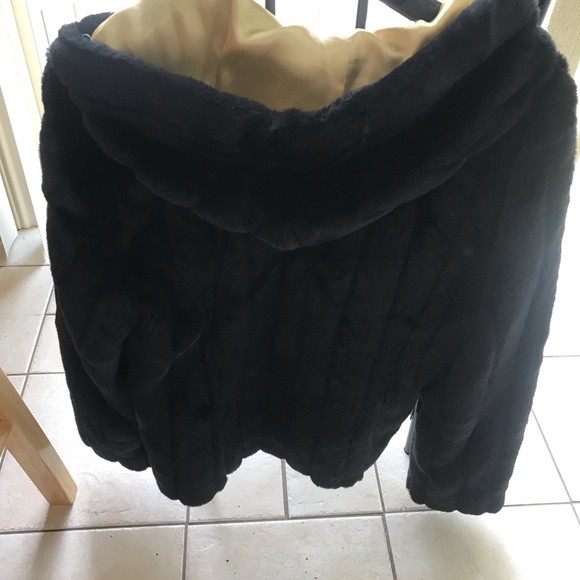 Coat - Picture 2 of 2